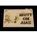 Mutt on aias